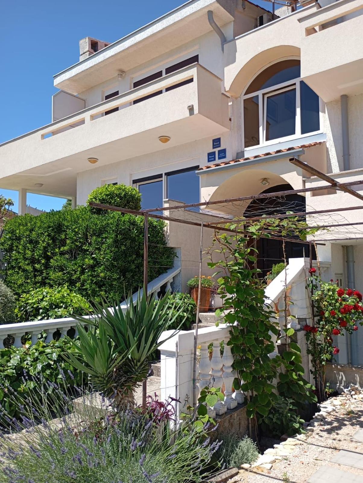 Rooms Helena Krk Town Exterior photo