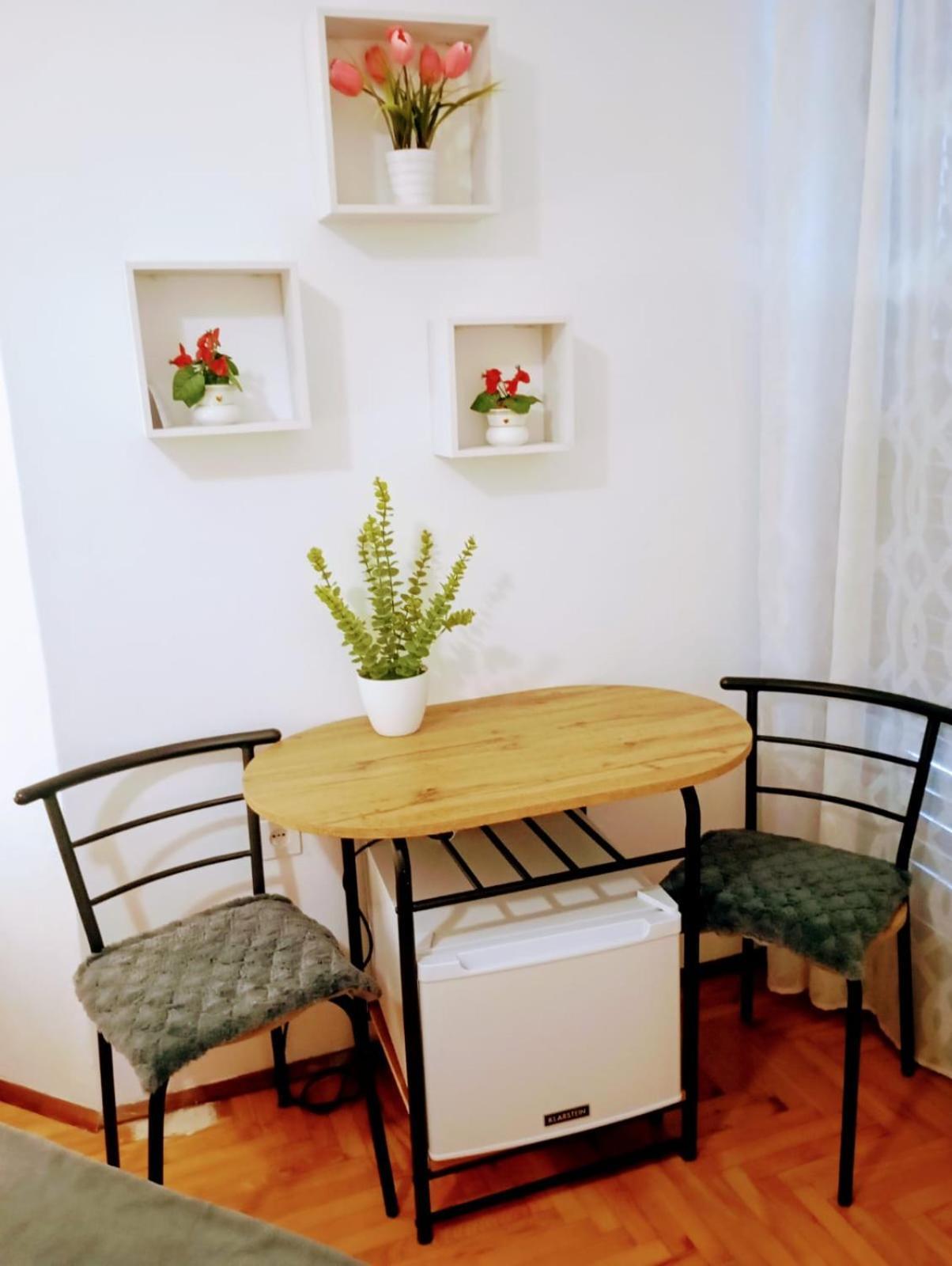 Rooms Helena Krk Town Exterior photo