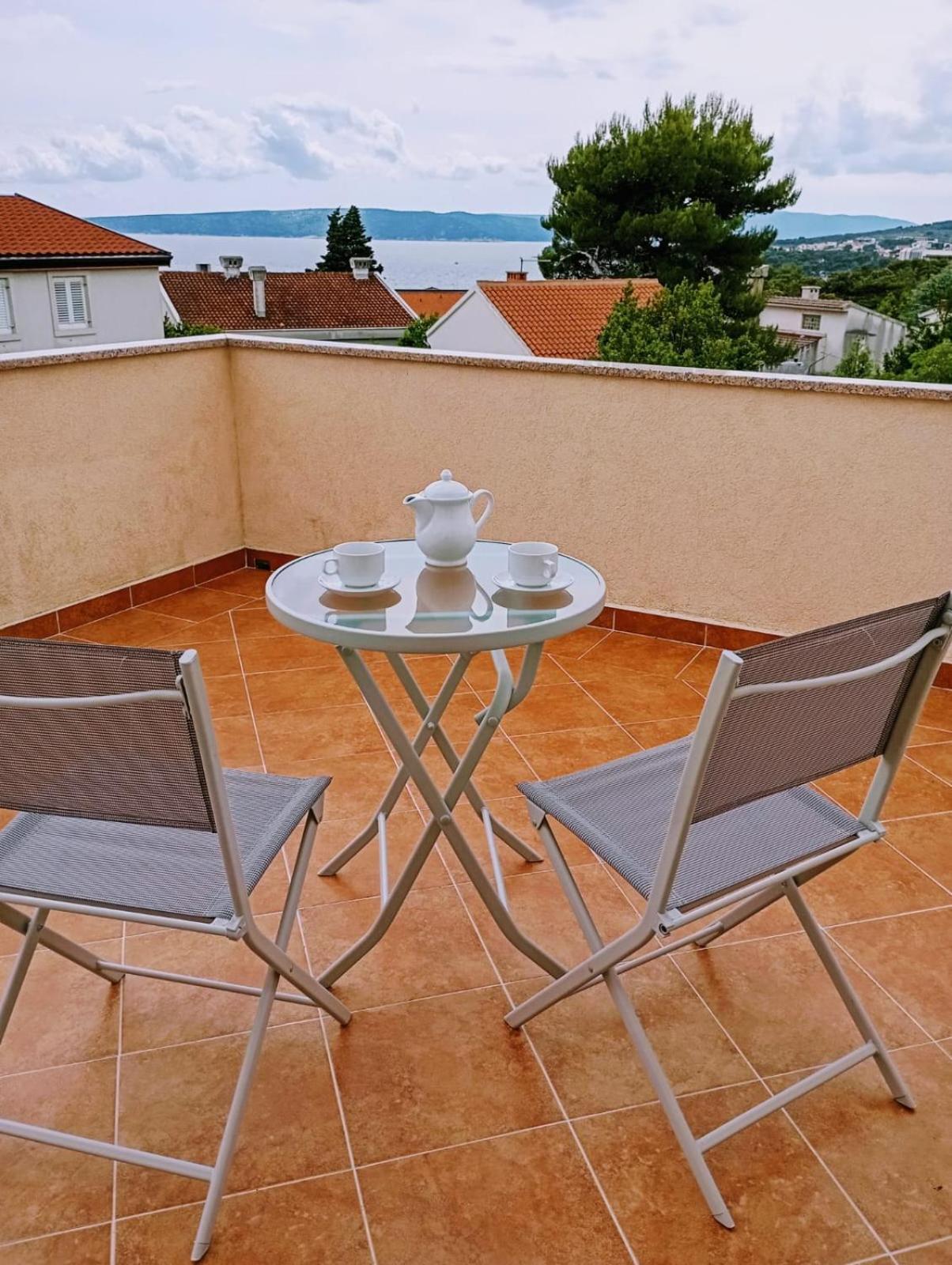 Rooms Helena Krk Town Exterior photo