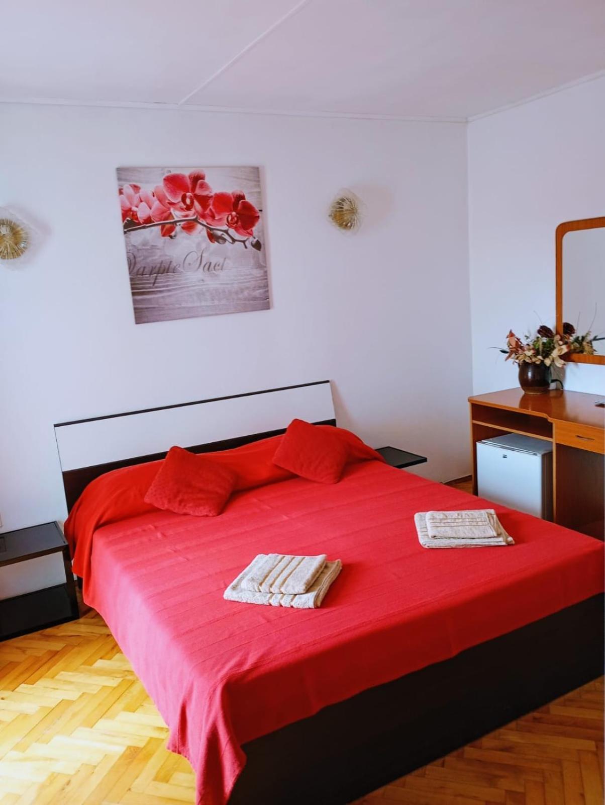 Rooms Helena Krk Town Exterior photo