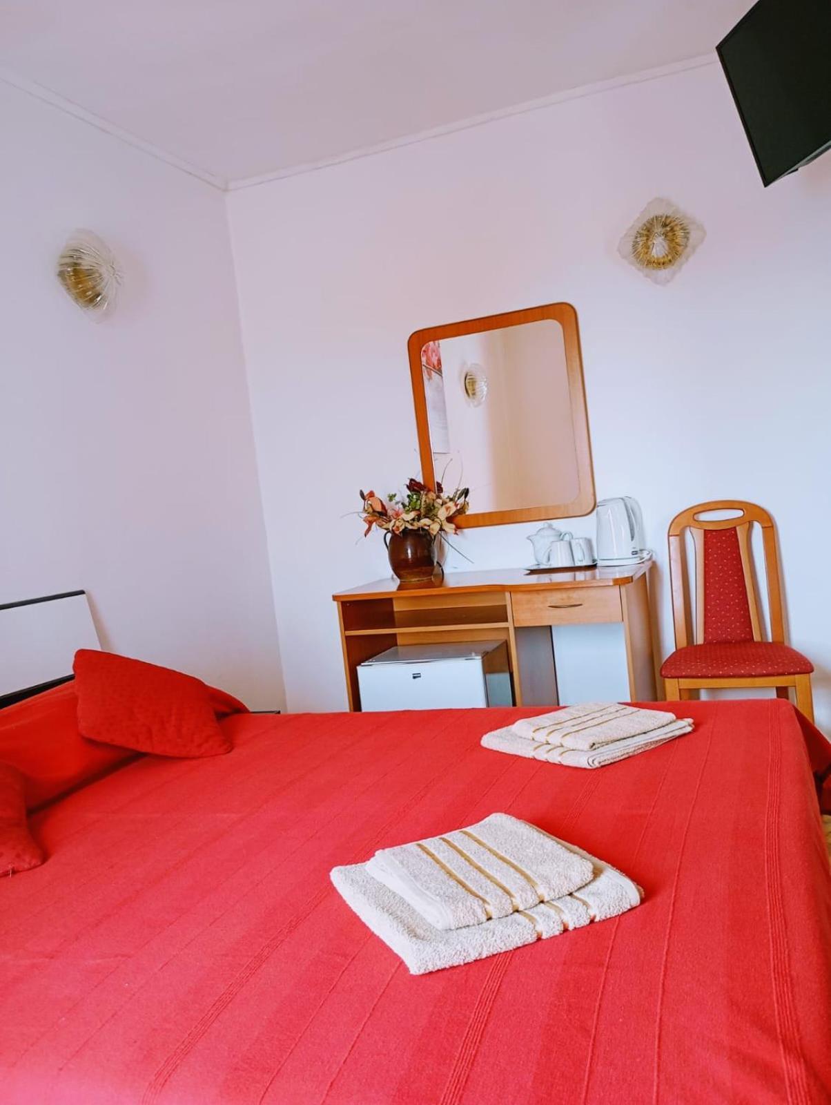 Rooms Helena Krk Town Exterior photo